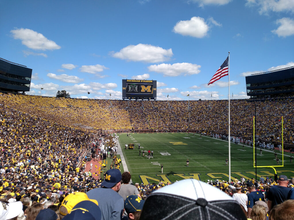 Michigan vs Hawaii 2016